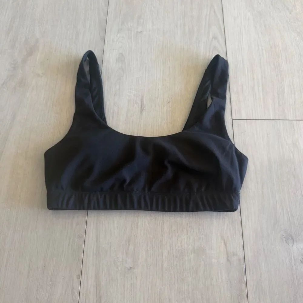 Vuori womens black sports bra size S